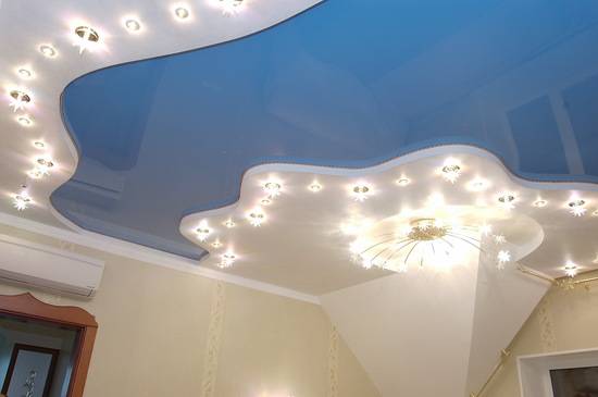 Как осуществить монтаж светильников в потолок с фото